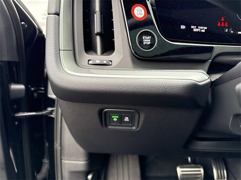 Used 2025 Porsche Cayenne S image 29