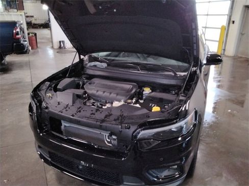 Used 2023 Jeep Cherokee Altitude Lux w/ Lux Elite Package image 11