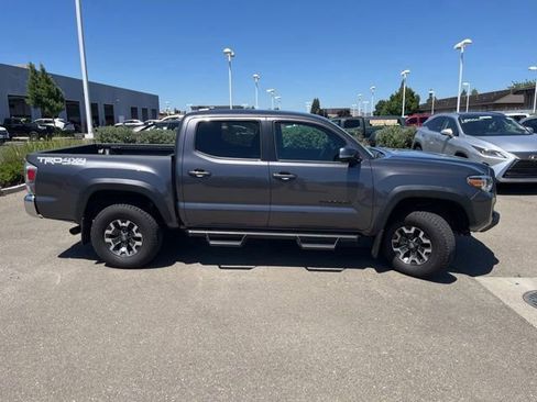 Used 2023 Toyota Tacoma TRD Off-Road AWD/4WD image 4