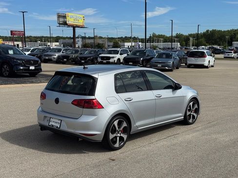 Used 2017 Volkswagen GTI SE FWD image 35