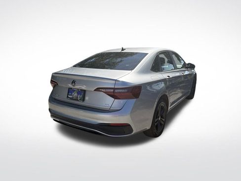 Used 2023 Volkswagen Jetta SE w/ Black Wheel Package FWD image 5
