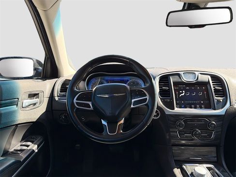 Used 2022 Chrysler 300 Touring w/ Sport Appearance Package image 20