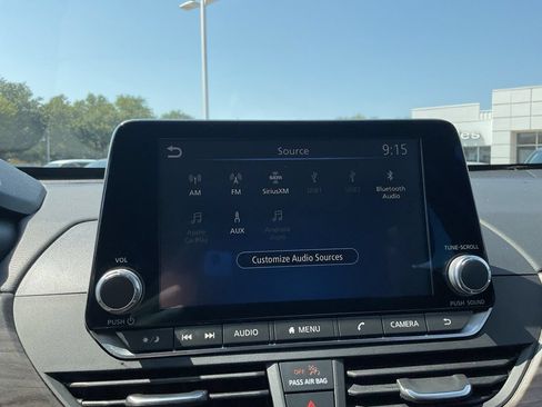 Used 2025 Nissan Altima 2.5 SV FWD image 28