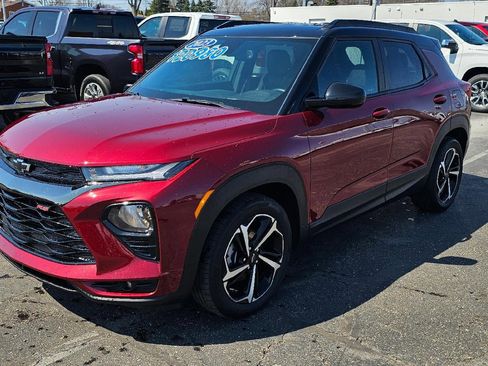 Used 2023 Chevrolet TrailBlazer RS w/ Sun and Liftgate Package image 3