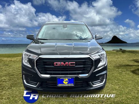 Used 2024 GMC Terrain SLE w/ LPO, Floor Liner Package image 11