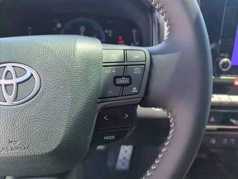 Used 2026 Toyota Camry SE FWD image 17