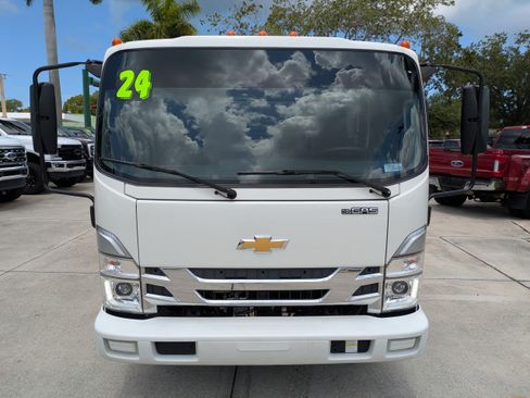 Used 2024 Chevrolet Low Cab Forward RWD image 8