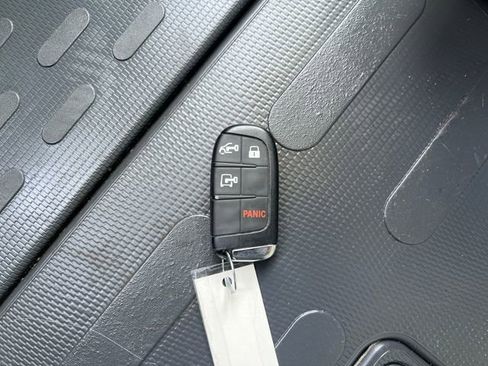 Used 2025 RAM ProMaster 2500 FWD image 28
