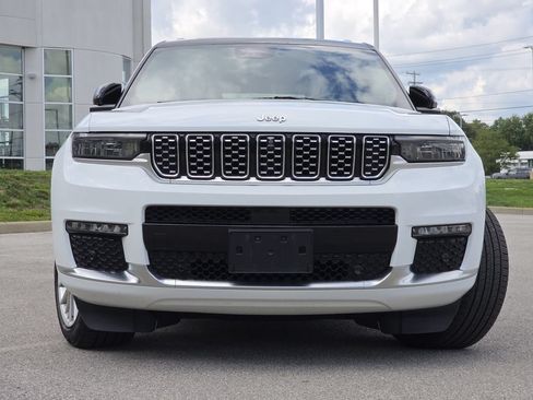 Used 2023 Jeep Grand Cherokee L Summit w/ Luxury Tech Group V AWD/4WD image 5