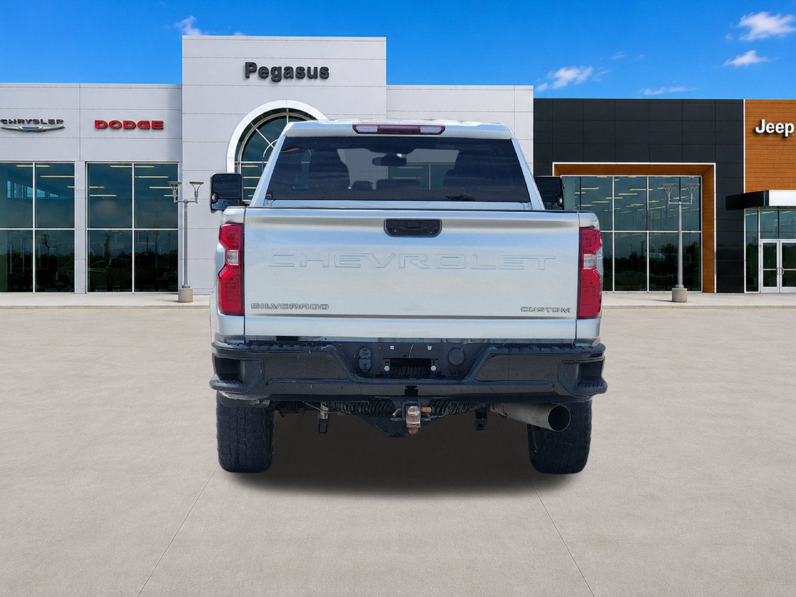 Used 2022 Chevrolet Silverado 2500 Custom w/ Custom Value Package AWD/4WD image 8