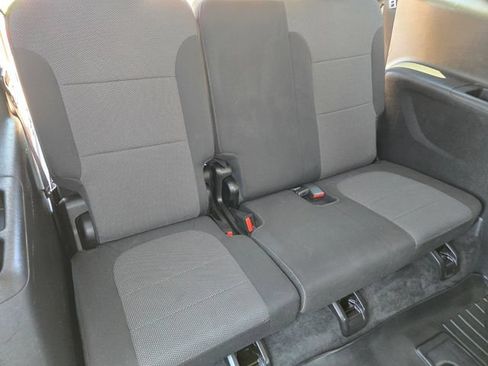 Used 2020 Chevrolet Traverse LT FWD image 13