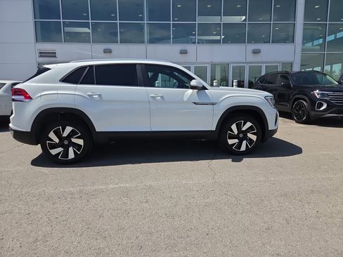 New 2026 Volkswagen Atlas Cross Sport SE AWD/4WD image 2