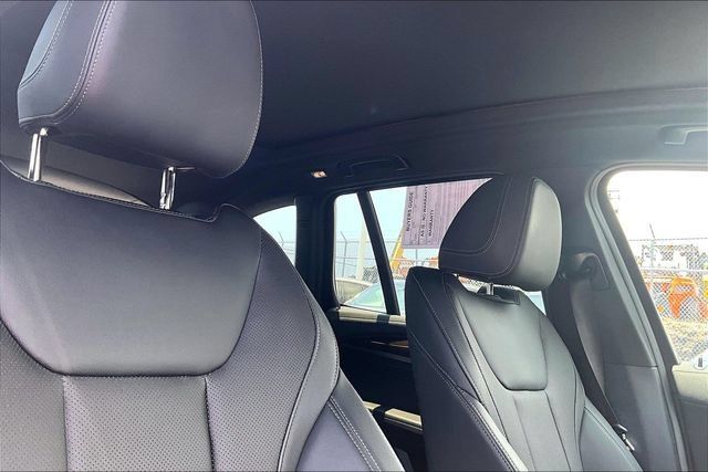 Used 2023 BMW X3 M40i w/ Parking Assistance Package AWD/4WD image 17