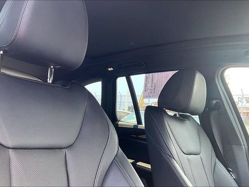 Used 2023 BMW X3 M40i w/ Parking Assistance Package AWD/4WD image 17