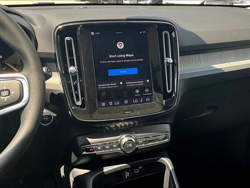 New 2026 Volvo XC40 B5 Core image 17