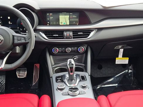 New 2025 Alfa Romeo Stelvio Sprint image 20