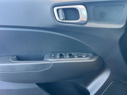 New 2025 Hyundai Venue SEL image 12