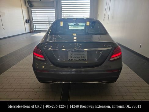 Used 2017 Mercedes-Benz E 300 4MATIC image 6
