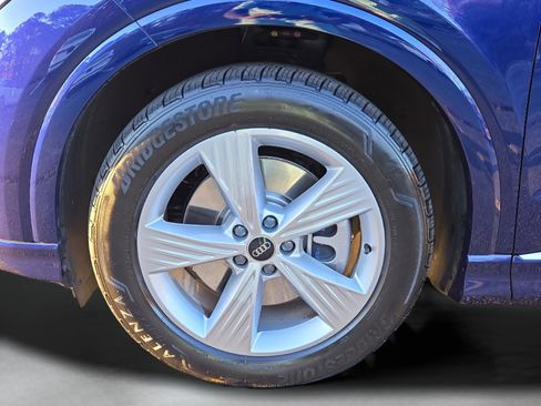 Used 2024 Audi Q4 e-tron Premium image 12