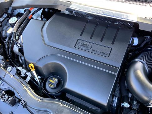 Used 2024 Land Rover Discovery Sport S image 29