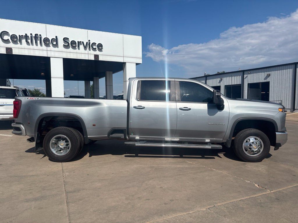 Used 2025 Chevrolet Silverado 3500 LT w/ Texas Edition AWD/4WD image 6