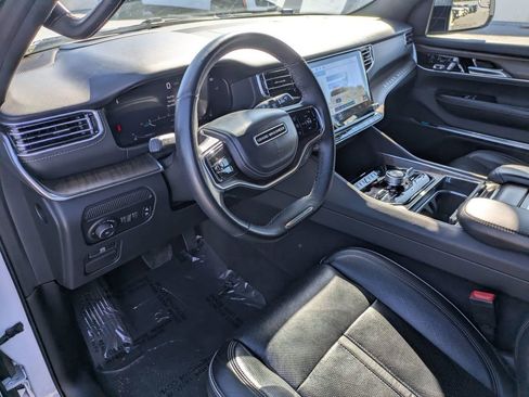 Used 2023 Jeep Grand Wagoneer L Series II image 15
