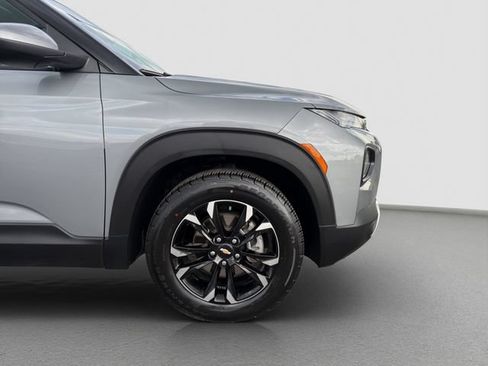 Used 2023 Chevrolet TrailBlazer LT w/ Convenience Package FWD image 23