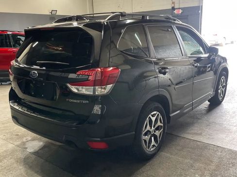 Used 2019 Subaru Forester Premium image 2