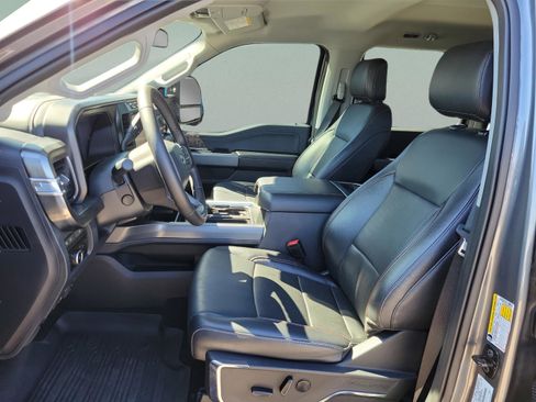Used 2024 Ford F250 Lariat w/ Sport Appearance Package image 9