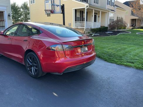 Used 2021 Tesla Model S Plaid image 4
