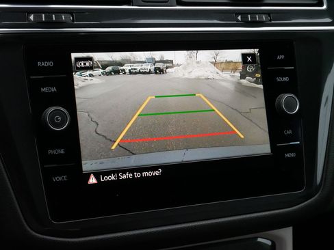 Certified 2022 Volkswagen Tiguan SE image 30