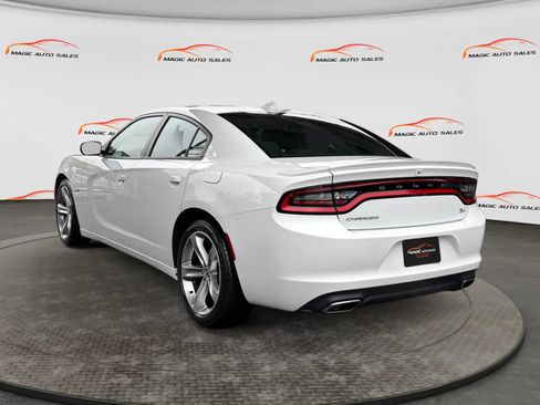 Used 2016 Dodge Charger R/T w/ Navigation & Travel Group RWD image 8