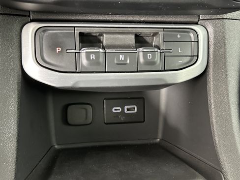 Used 2023 GMC Acadia SLE w/ Driver Convenience Package image 28