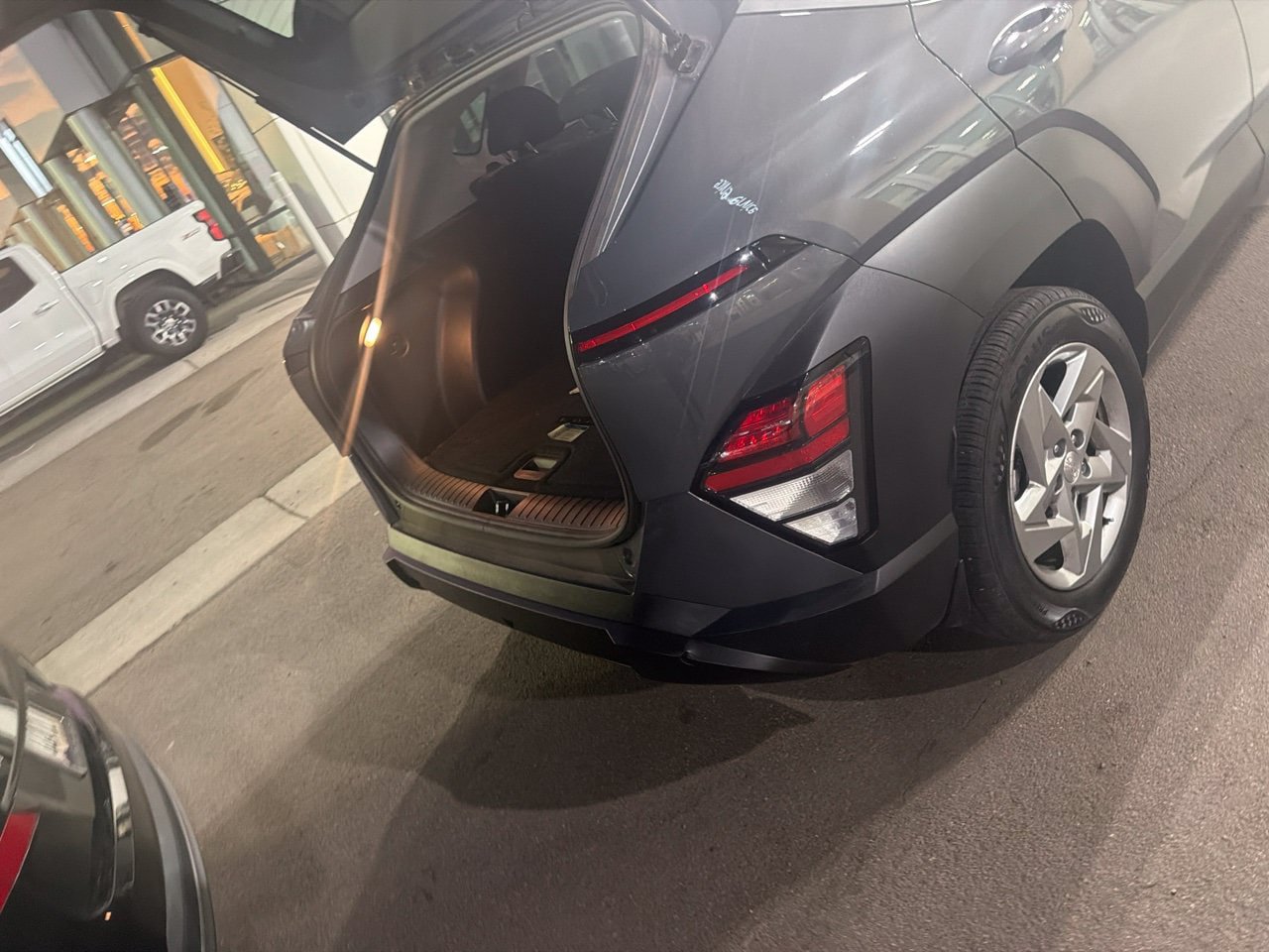 Used 2025 Hyundai Kona SE FWD image 13