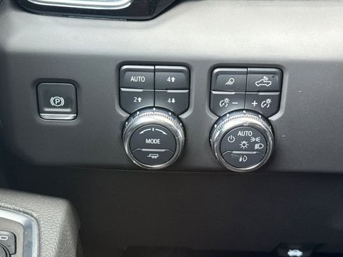 Used 2025 GMC Sierra 1500 Denali AWD/4WD image 40