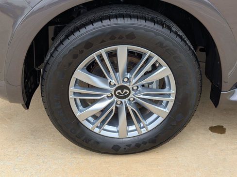 Used 2024 INFINITI QX80 Luxe RWD image 12