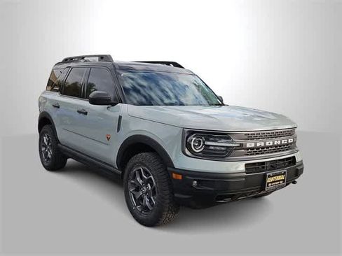 Used 2022 Ford Bronco Sport Badlands image 2