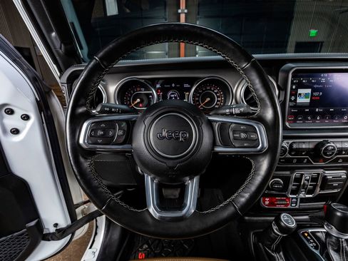 Used 2023 Jeep Gladiator Rubicon w/ Cold Weather Group image 18