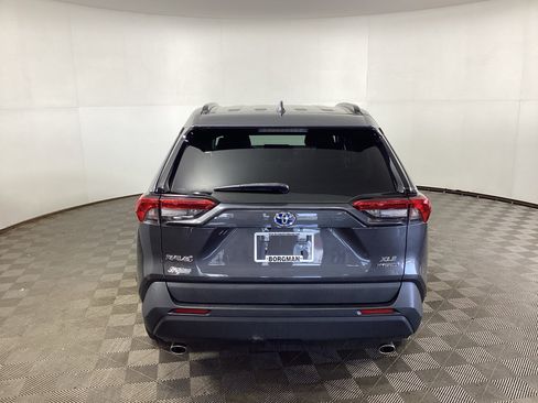 Used 2020 Toyota RAV4 XLE w/ Convenience Package AWD/4WD image 3