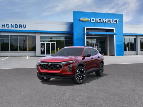 New 2026 Chevrolet Trax RS w/ Sunroof Package FWD image 32