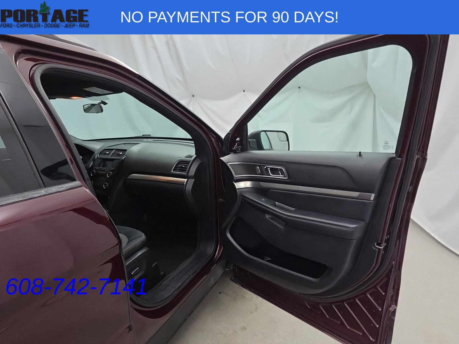 Used 2018 Ford Explorer XLT AWD/4WD image 40