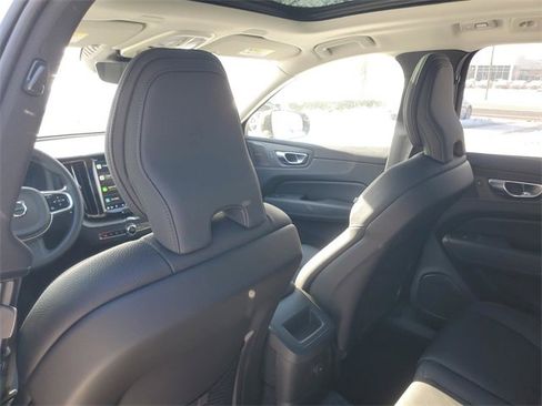 Certified 2025 Volvo XC60 T8 Plus w/ Protection Package Premier image 30