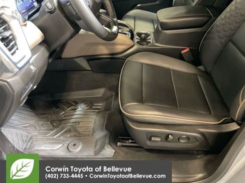 Used 2024 GMC Canyon Denali image 12