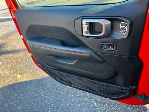 Used 2019 Jeep Wrangler Unlimited Sahara w/ Uconnect 4C Nav & Sound Group image 20