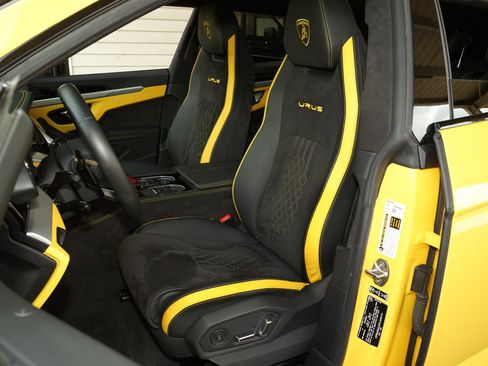 Used 2023 Lamborghini Urus S image 10