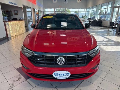 Used 2019 Volkswagen Jetta R-Line FWD image 2
