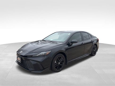 Used 2025 Toyota Camry XSE image 8