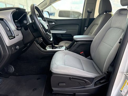 Used 2018 Chevrolet Colorado LT w/ LT Convenience Package RWD image 12