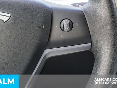 Used 2025 Tesla Model Y Long Range RWD image 30