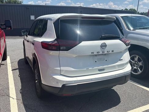 Used 2024 Nissan Rogue S AWD/4WD image 13